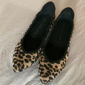 Anne Klein flex flats